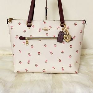 Coach Bags Coach Gallery Tote W Heart Floral Print Poshmark
